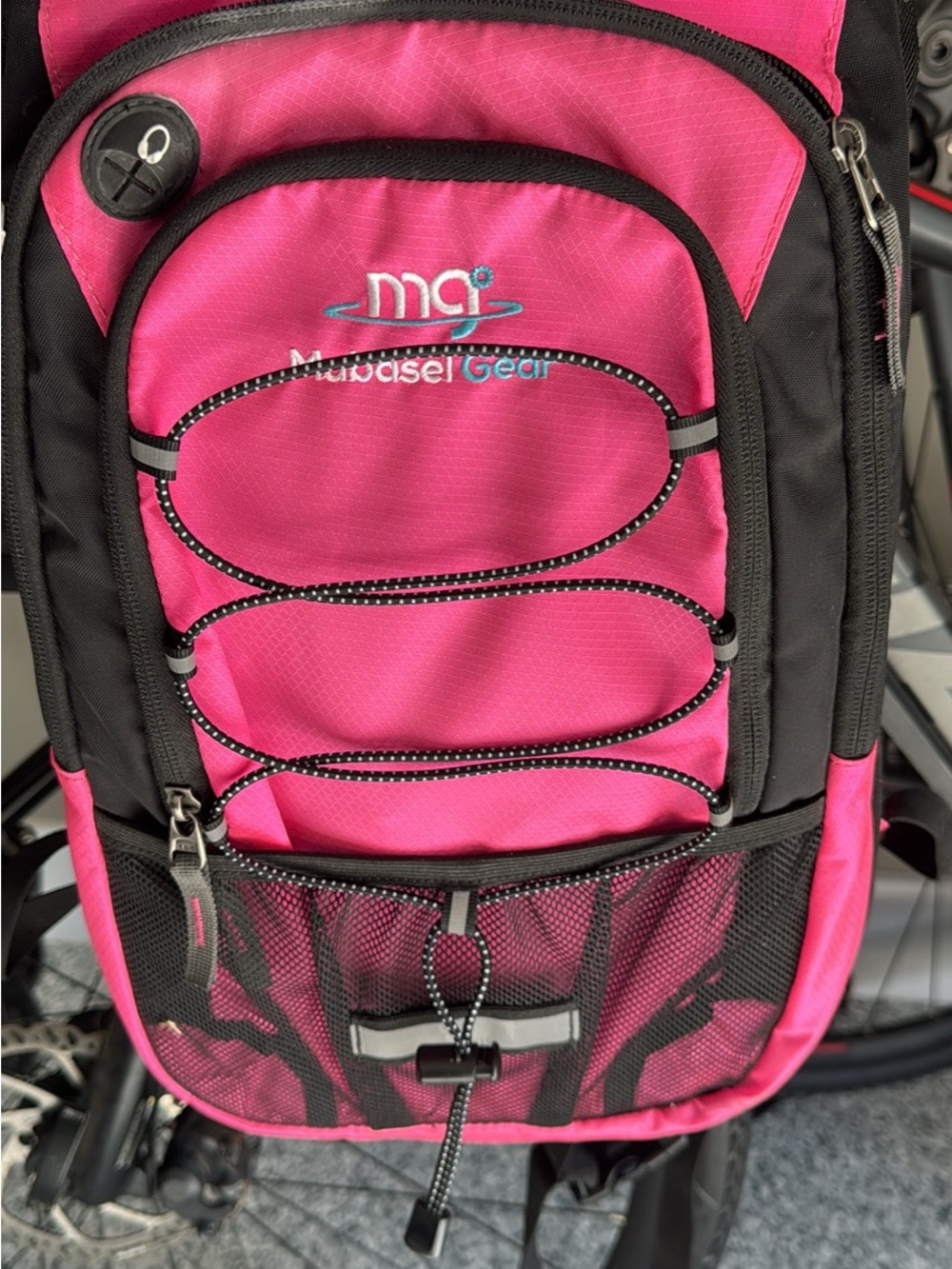 Mubasel Gear Insulated Hydration
Backpack Pack with 2L BPA 
Bladder -Pink